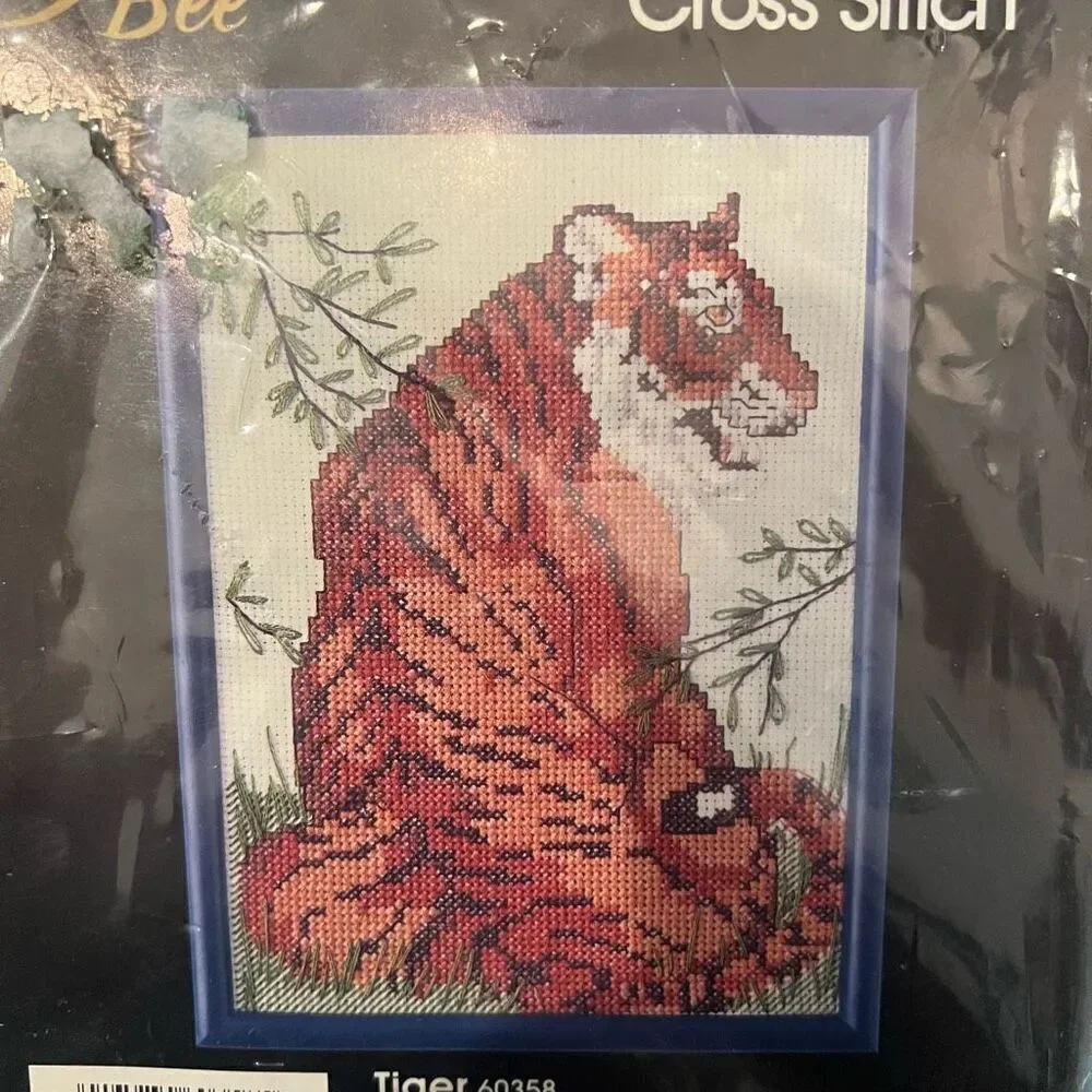 Vintage Golden Bee Tiger Cross Stitch Kit